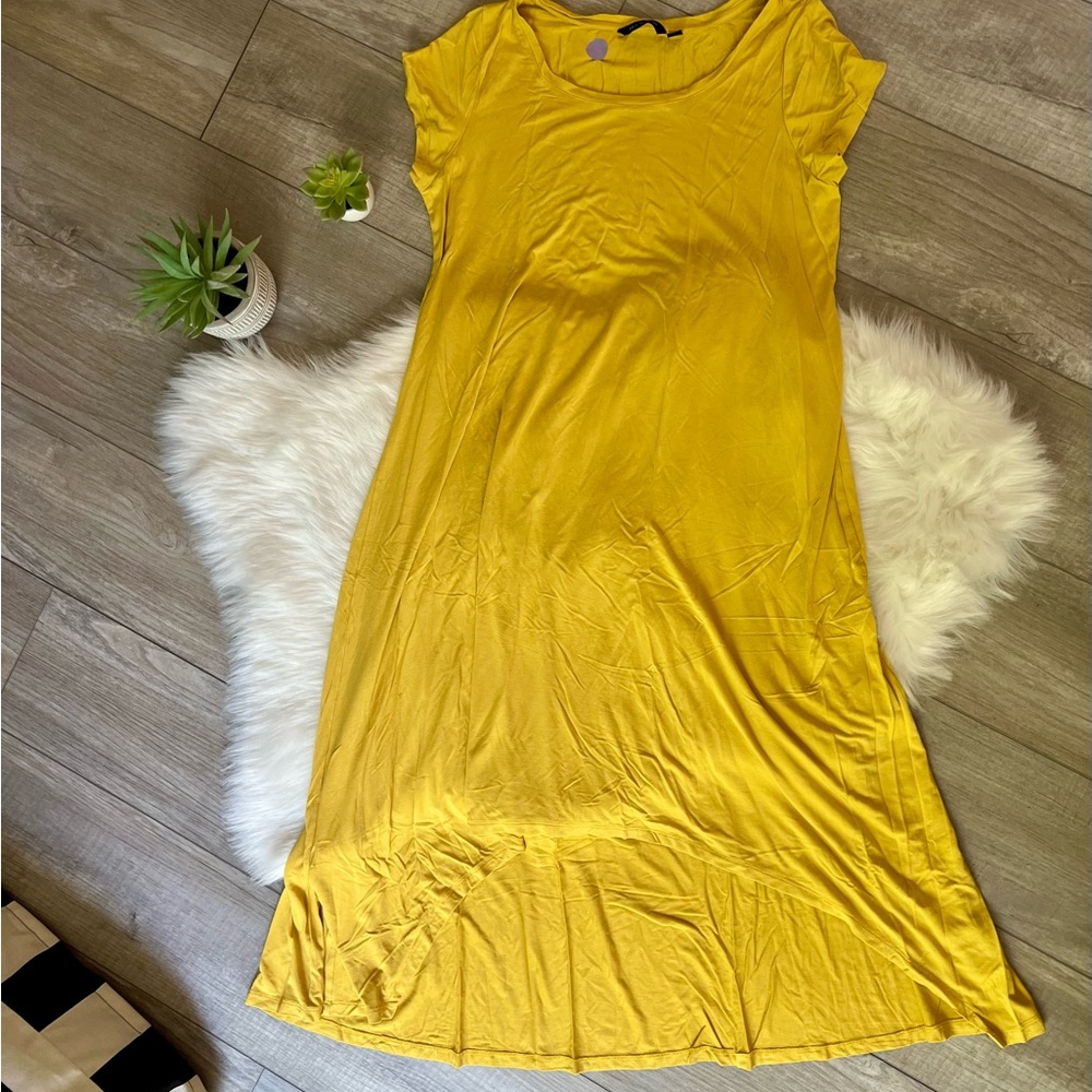 H BY HALSTON | Yellow Short Sleeve Soft High-Low Dress (M)
